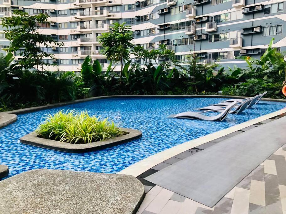 Air Residence 1Br With Balcony Free Netflix And Disney Plus Manila Exterior foto