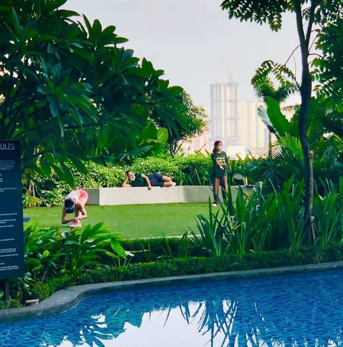 Air Residence 1Br With Balcony Free Netflix And Disney Plus Manila Exterior foto