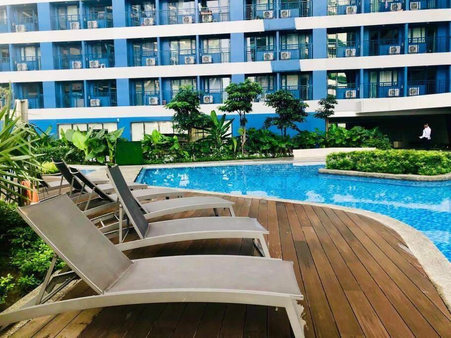 Air Residence 1Br With Balcony Free Netflix And Disney Plus Manila Exterior foto